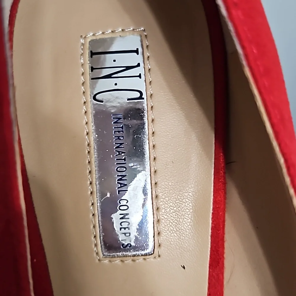 I.N.C International Concepts Bahiraf Red Lave Suede Pump Sz. 9 - Picture 2 of 5